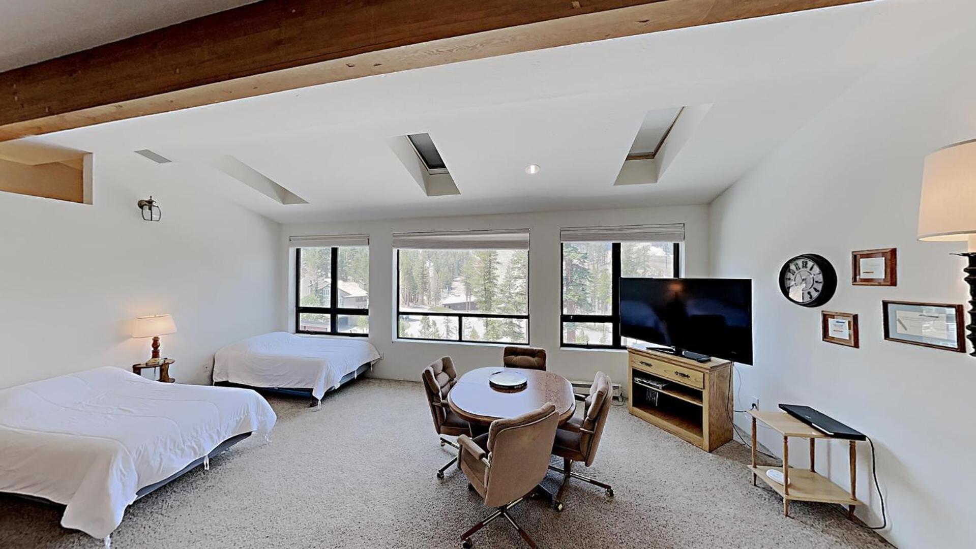 Slopeside 1849 Condos - Comfortable 3 Bedroom Condos With Full Kitchens Mammoth Lakes Room photo